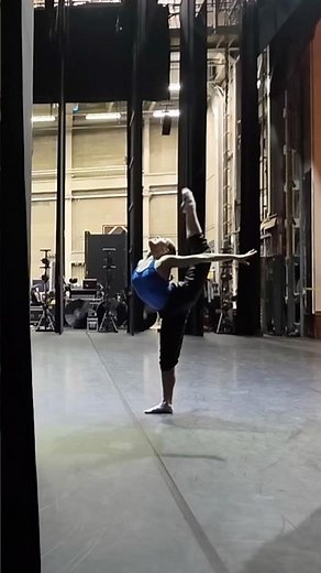 Professional Ballet Dancer dances Contemporary Solo - #ballet #dance