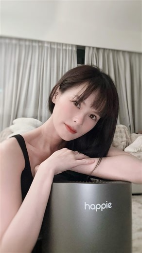 胡佳琪 Jayley Woo on Instagram: "🖤 @happie.sg for keeping my home fresh and hydrated 💕 #MiracleByHappie #HappieAirePlus"