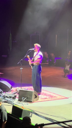 Alex Lambert: A Fusion of Pop and R&B Influences