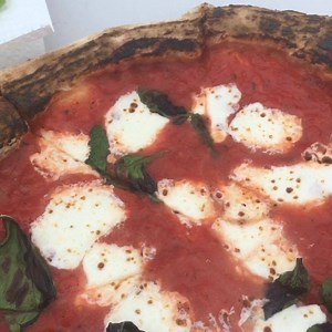 Backyard pizza! Even on our day off we eat pizza! ✌️❤🍕 | Nunzios Kitchen