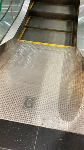 #Hitachi U Series EC-UN #Escalator (Up) - Orchard Plaza, Singapore 日立 Uシリーズ エスカレーター#shorts