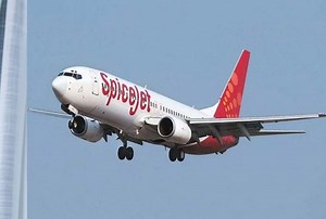 SpiceJet Plan: स्पाइसजेट की उड़ानों में जल्द शुरू होगी ब्रॉडबैंड सेवा, यहां जानें किन विमानों में मिलेगी सुविधा