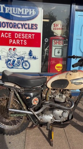 We now have the small version of our competition seat almost ready for the Duplex and Unit models the this seat can now be bought though how website and will be ready for dispatch in the next couple of weeks if you would like one of these for your sled don't wait as we only have limited availability More details listed on the website #aceclassicslondon #aceclassics #acedesertparts #triumphmotorcycles #triumph #triumphuk #triumphnation #triumphaddict #triumphscrambler #offroadtriumph #vintangetri