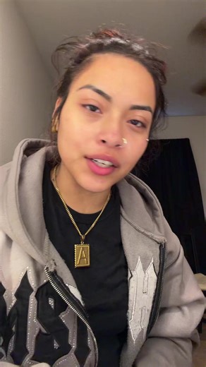 Abril (@_aac.abril)’s video of abril and elijah kissing