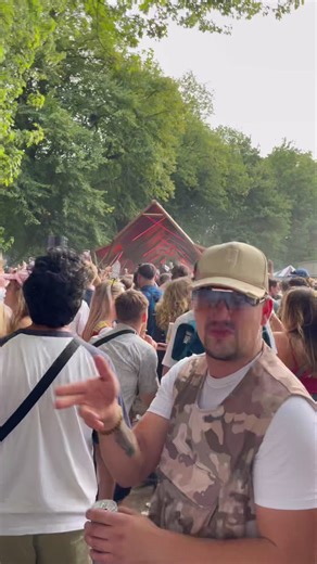 Ultimate Festival Experience: Join the Rave Vibe