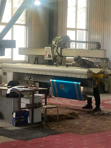 We use thicker plates to extend service life #truck #factoryproducts #fuel #welding