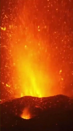 Etna's Pyroclastic Flow Caught on Camera - Deadly!