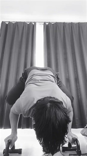 I am just trying to get hand balance #motivation #workoutmotivation #homefitness