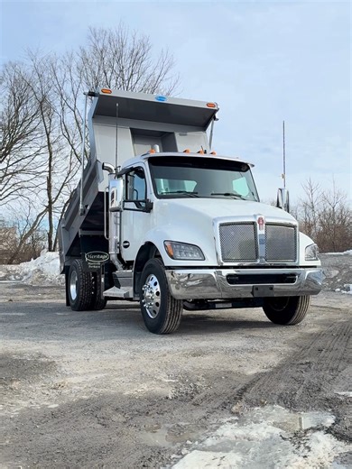 2026 Kenworth T280 Single Axle Dump Truck Now Available! 🔑Key Specs: • Heritage 10’6” smooth side steel dump body • Paccar PX7 engine with 300 horsepower • Allison 2500 RDS transmission • 160” Wheel base • 2 Man passenger seat • KW aero mirrors with chrome shells • Air liftgate with coal door • Aero flip trap 📲 Get connected with your local #kwofpa sales representative to get behind the wheel of this awesome truck! 📃Read through the detailed specs: https://bit.ly/4kBAj6S #Kenworth #KenworthTr