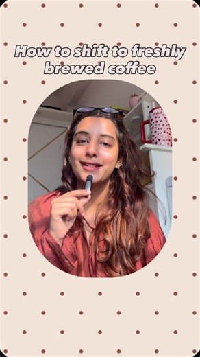 Insha Khan on Instagram: "coffee to freshly brewed coffee. In the last video, we spoke about roast level: light, medium, dark: and how that affects bitterness and balance. Today we’re decoding the other two things you see on the packet: bean type and altitude. ✅First (Arabica vs Robusta.) These are simply types of coffee beans. Arabica has less caffeine, tastes smoother, and is generally less bitter. Robusta has more caffeine, tastes stronger, and is more bitter. So this decides how hard the cof
