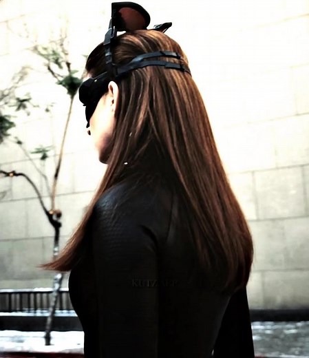 Anna catwomen is kinda… #catwomen #annahathaway #batman #batmandarkknight #viral #fyp