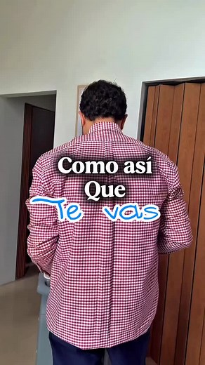 🎒✈️ Se va… pero para volver con más… Camilo Astaiza, nuestro fisioterapeuta del alma y del cuerpo, hace parte de un grupo selecto de 30 profesionales de salud que han sido invitados a capacitarse en Perú con uno de los médicos del dolor más importantes de Latinoamérica. No se va de vacaciones. Se va a estudiar. A aprender. A sumergirse en nuevas técnicas que le permitan seguir haciendo lo que mejor sabe: ayudar a sanar. Porque aquí no dejamos de aprender, porque creemos en la ciencia y en el co