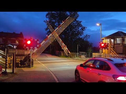 Level Crossing - Station Road, Crediton