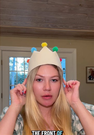 Tutorial to make the viral fabric birthday crown 👑🎂🪡 #sewing #birthdaycrown #tutorial #diy #sewingtiktok