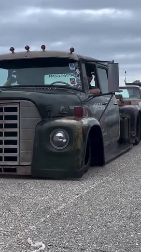 Bagged & Bodied 1965 International Loadstar 🍻#sickslammedtrucks #bagged #baggedtrucks | SICK Slammed Trucks