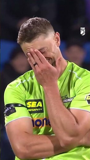 Bowler hits the keeper on the full!? 💀😳