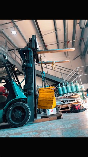 Today in our workshop we carried out a professional load-test and verification procedure for the new anchor point designed for HBMS. Using our in-house equipment, we secured the assembly on the forklift to simulate real operating conditions. The test allowed us to confirm the structural integrity of the mounting plate, hardware, and locking mechanisms, ensuring that the anchor point meets all safety and reliability requirements before installation onboard MegaYachts Our team focused on: 🔹 Accur