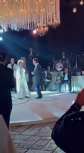 💍🎩 Así bailó de felicidad anoche la ex lideresa del #SNTE, Elba Esther Gordillo en su boda con el abogado Luis Antonio Lagunas Gutiérrez, 41 años menor que ella. La fiesta se llevó acabo este sábado 12 de febrero en #Oaxaca. | Mundo Tamaulipas