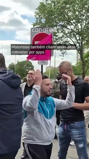 Protest in France: Ride-hailing app drivers denounce exploitation and high fuel prices.