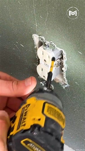 127K views · 138 reactions | How to Change Your Own Outlets #DIYElectrical #Outlets #DoItYourself #HomeRenovations | MR Post Frame | Facebook
