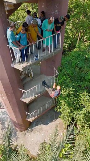 Commando Instructor showing how to rappel | Commando Adventure Academy