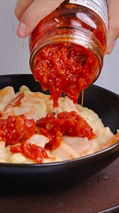 1.6K views · 26 reactions | Let the fire-roasted magic begin!  This Hatch Red Chile is sweet, spicy, and ready to elevate anything—eggs, meats, or straight onto a tortilla chip. ️讀數 GET IT HERE: https://freshchileco.com/products/hatch-red-chile-roast | Fresh Chile | Facebook