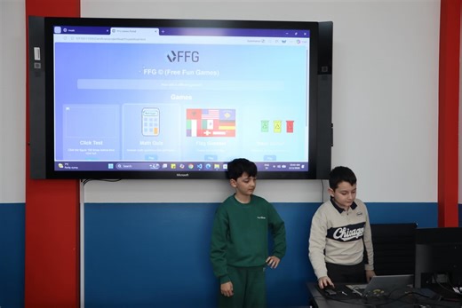 Probit Academy #KIDS on Instagram: "3 grupe kanë mbrojtur me sukses projektet e tyre në: 💻 HTML & CSS 📱 MIT App Inventor ⚡ JavaScript & jQuery Pas javësh pune, testimesh dhe përkushtimi, ata prezantuan projektet e tyre me vetëbesim, kreativitet dhe logjikë të fortë programimi. Nga ndërtimi i faqeve moderne web, tek krijimi i aplikacioneve funksionale mobile, e deri te zhvillimi i faqeve interaktive me JavaScript, çdo projekt tregoi rritjen dhe progresin e tyre. Në Probit Academy Kids, ne nuk m