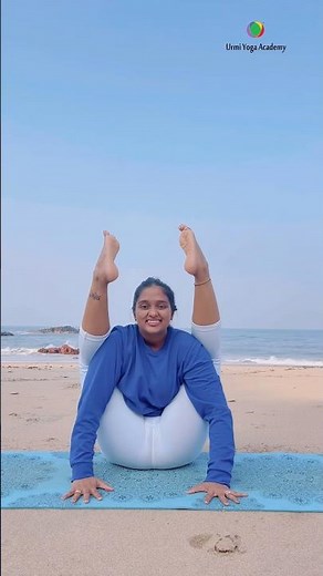 Leg behind head yoga pose #yogaurmi #urmiyogaacademy #yogawithurmipandya #ytshorts #yoga #yogalife