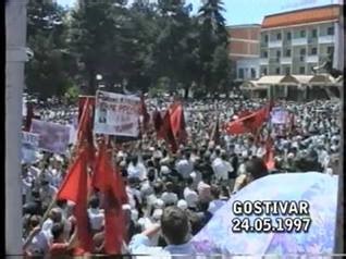 Joe DioGuardi & puna qe beri per te drejtat e shqiptareve ne Maqedoni! Crisis in Albania & Macedonia AACL March 1995-1997 The video begins with Shirley Cloyes representing the Albanian American Civic League when testifying at a Congressional Hearing in 1996, co-chaired by Congressman Ben Gilman and Tom Lantos, to oppose the work of the Greek lobby headed by Greek American journalist Nicolas Gage to undermine the Albanian government. The video then covers House Floor statements by Congressman Ben