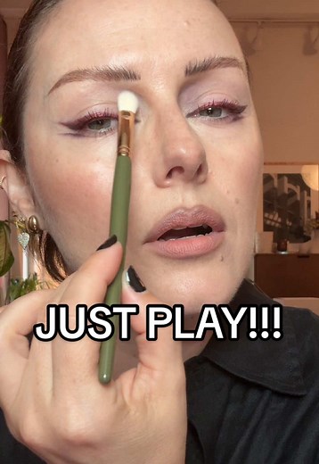 Creative Shower Makeup Tutorial with Red Eyeliner