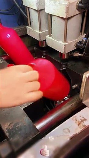 The convenient manufacturing process of plastic bottles 🚀