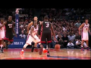 Dwyane Wade Sick One-Handed Dunk on Amare Stoudemire in HD (December 17, 2010)