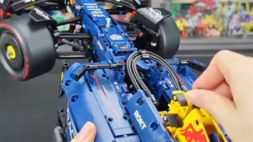 42206红牛车队乐高机械组让宅家时光秒变赛车场