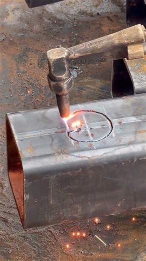 Drilling hole for trailer step let's learn together #work #tricks #workout #fabricasion #drill