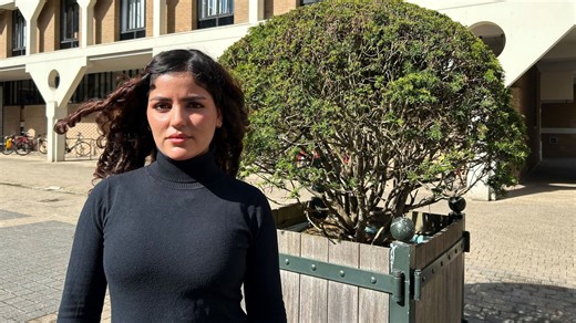 Shabnam Salahshoor, une jeune réfugiée afghane footballeuse et militante : 'A travers le foot, j’ai obtenu ma liberté' - RTBF Actus