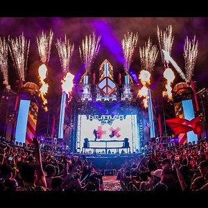 [ 10/3 (Sat) - Looptopia Official Pre-party - Taiwan's Largest Outdoor Music Festival ] Looptopia Music Festival 樂托邦國際音樂季 will return for the second year during Spring Break Weekend on April 6th and 7th, 2018. The event is 2 Days, 1 Night with 3 Stages, featuring around 50 domestic and international artists. The venue will consist of 3 colourful performance areas designed by renowned international stage designers. With surprises in every corner of the venue, let us take you to a new kind of fant