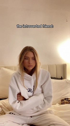 Extrovert vs Introvert: Understanding Different Types of Friendships