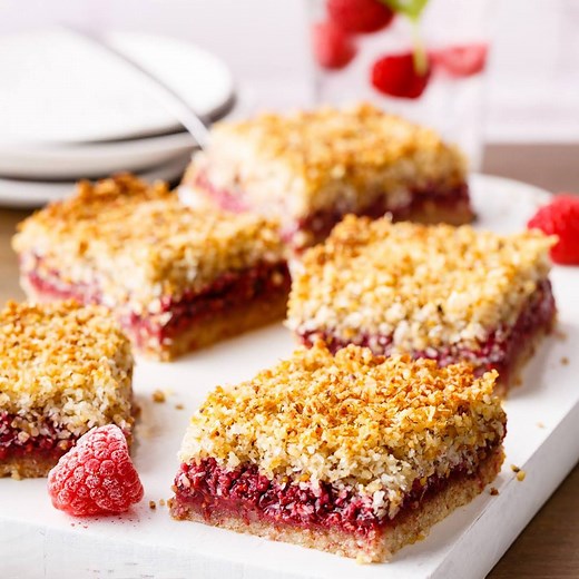 Raspberry Crumble Paleo Breakfast Bars (yum!) VIEW FULL RECIPE: https://paleogrubs.com/raspberry-crumble-paleo-breakfast-bars | Paleo Grubs