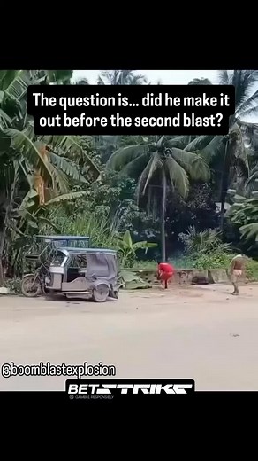 Timing is everything. From a spark to a street-shaking surprise! 💥 The runner’s reaction says it all—but that motorcycle’s sudden stop? That’s the moment everyone will remember. This is the perfect mix of chaos, timing, and pure adrenaline. How would you rate their reaction out of 10? Drop it in the comments 👇 ➡️ Love clips that make you gasp then laugh? Hit follow and join us for the most explosive viral moments online! ⚡ #funnyvideo #viralexplosion #explosionprank #streetchaos #publicreactio