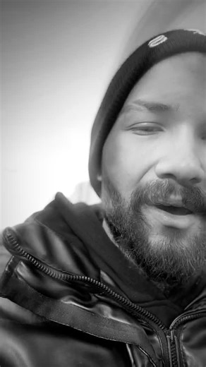 ‎⚜️kami_rahbari|کامی رهبری⚜️‎ on Instagram‎: "نصیحت نکن🖤"‎