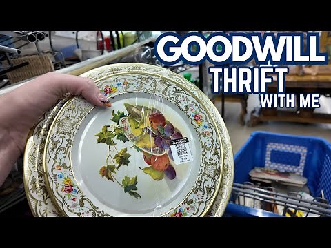 Thrift With Me at GOODWILL | Crazy Lamp Lady | Reselling