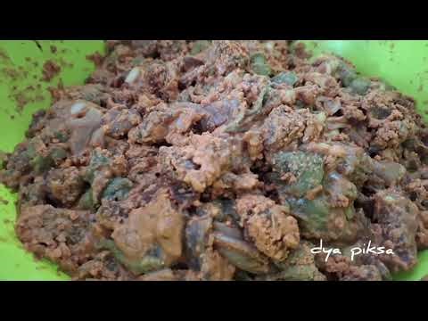 Traditonal cooking of PNG: Isido making