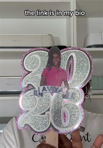 Crea tus propios fans de graduación con Cricut