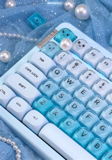 Gorgeous Aqua Keycaps for Your Keyboard Setup