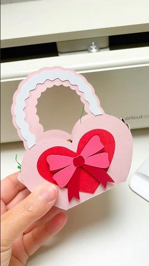 Cute Heart Gift Bag with Cricut Explore 5 💕✨ Easy DIY #diy #cricutexplore5 #mothersdaygift #cricut