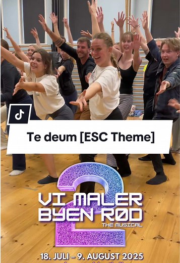 PREMIEREN NÆRMER SIG! 💃🏼🕺🏻🎭 Glæd dig til en kodyl sommer i 2025! Efter Nyborg Voldspils kæmpesucces i 2021 med opsætningen af “Vi maler byen rød: The Musical”, er prøverne nu i gang for fuld udblæsning, så den helt store 80’er-fest kan vende tilbage på Danmarks ældste friluftsteater i form af den forrygende, selvstændige fortsættelse: “VI MALER BYEN RØD: THE MUSICAL 2“! Køb billetter nu: nyborgvoldspil.dk I forhold til den første forestilling byder 2’eren på en helt ny historie og helt nye