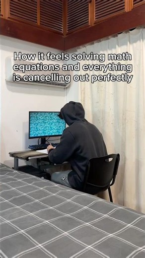 And then I lowkey eat a potato chip 😮‍💨 #anime #deathnote #lightyagami #math #relatable