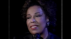 Roberta Flack - Killing Me Softly Live Performance