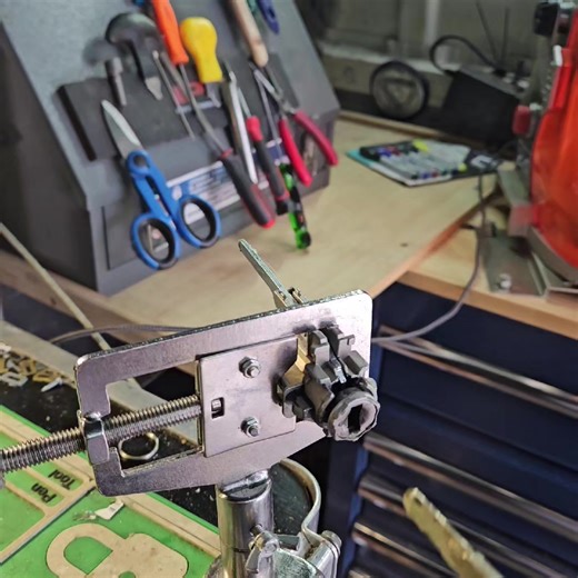 Cr-v ignition repair? Yep, I can flush that out,, Pat's Canfix Auto is the Annapolis Valley's Automotive Locksmith! 902-765-3939 or message my Pats Canfix Facebook page today. NASTF vetted with mobile service througout the Annapolis Valley and slightly beyond! We come to you. Don't despair and have a #spare #carkeyspecialist #automotivelocksmith #crv #AnnapolisValley