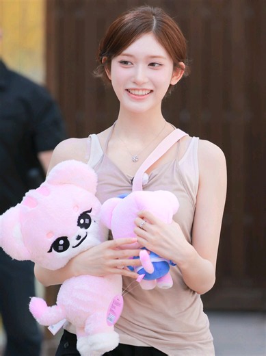 260701 IVE x Everland event~🧸 #ive #anyujin #wonyoung #leeseo #gaeul Rei Liz